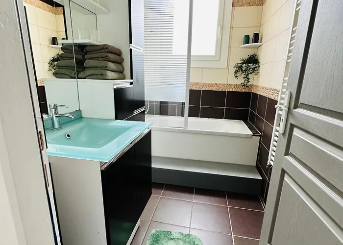 Le Calme En Hyper-centre Pont-Évêque